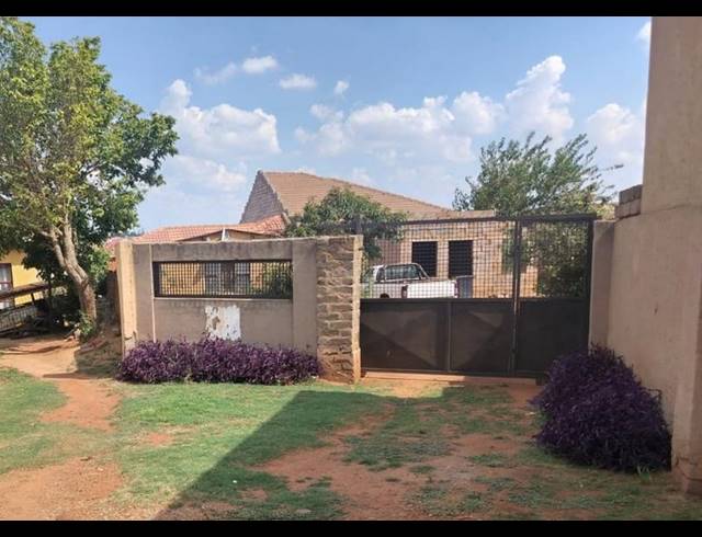 1 BEDROOM HOUSE FOR SALE IN DOORNKOP